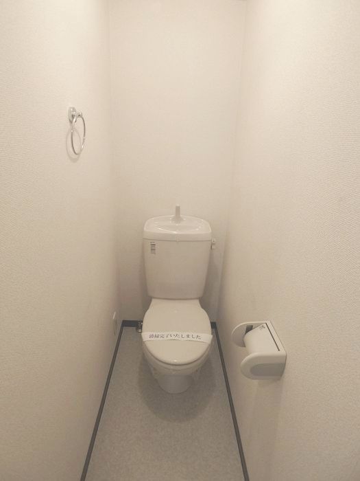 Toilet.  ☆ The room looking for Able Shimousa Zhongshan shop ☆ 047-302-8118 ☆