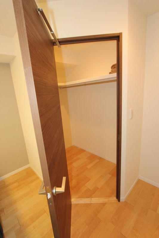 Receipt. Walk-in closet There are two.