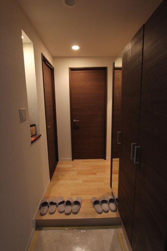 Entrance. Photo of the room visible from the front door