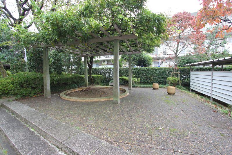 Other local. On-site park