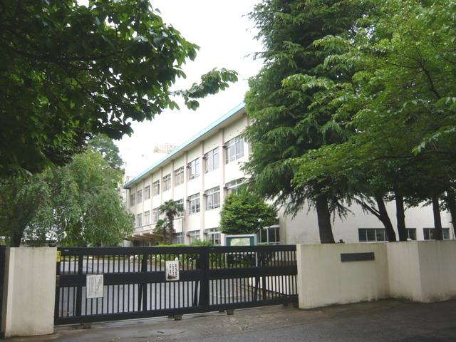 Junior high school. 720m to Funabashi Municipal Narashinodai junior high school