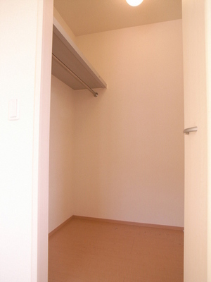 Receipt. Captivating walk-in closet! It's in the complaint ☆