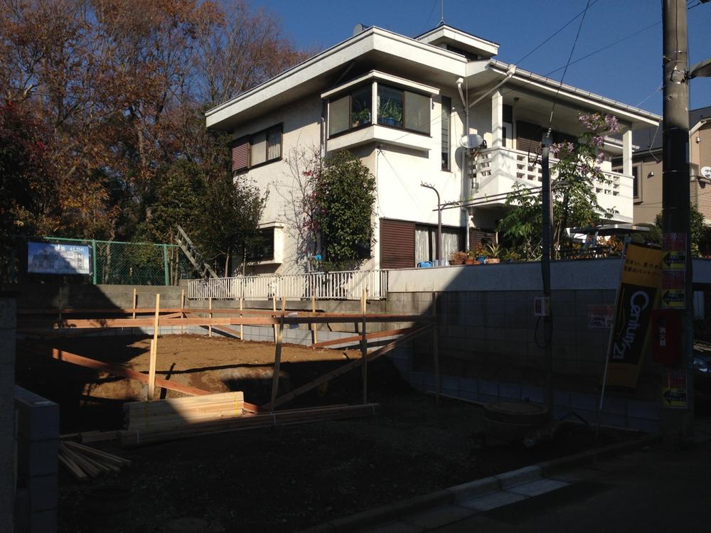 Local photos, including front road. Local (12 May 2013) Shooting