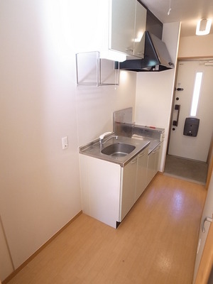 Kitchen. Also spacious kitchen space ☆ 