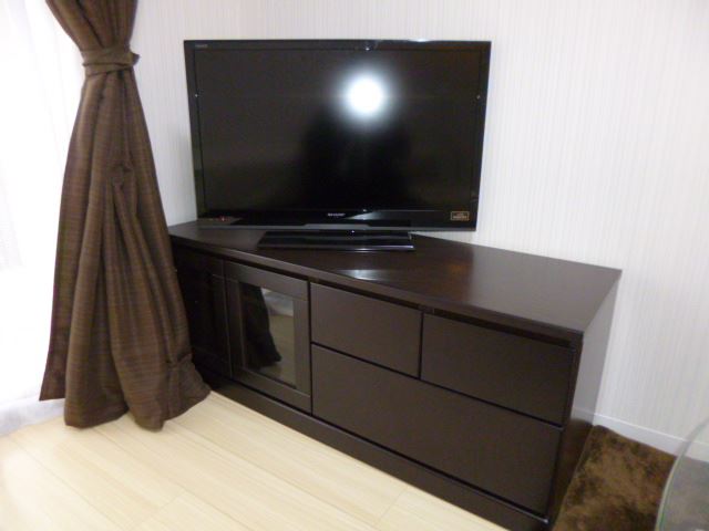 Other. 32-inch TV, Stylish TV stand