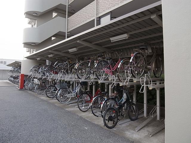 Local appearance photo. Bicycle-parking space