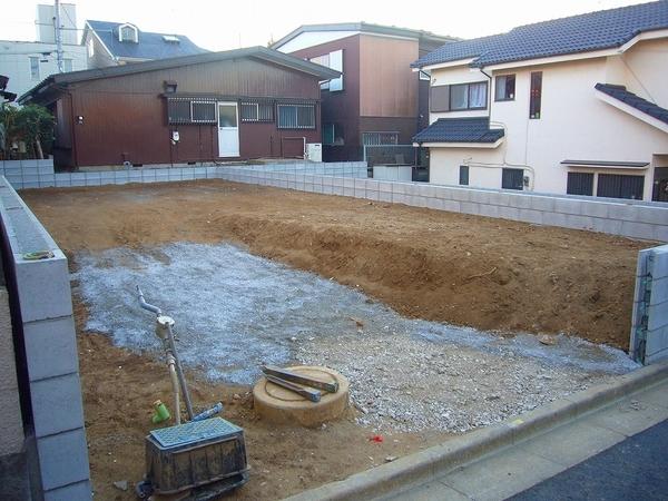 Local appearance photo. Local (11 May 2013) Shooting