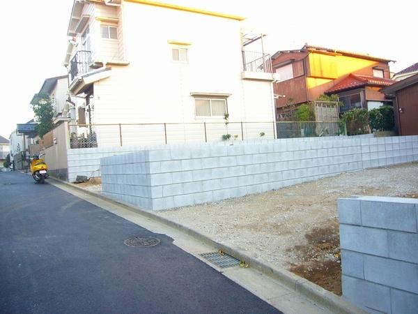 Local photos, including front road. Local (11 May 2013) Shooting