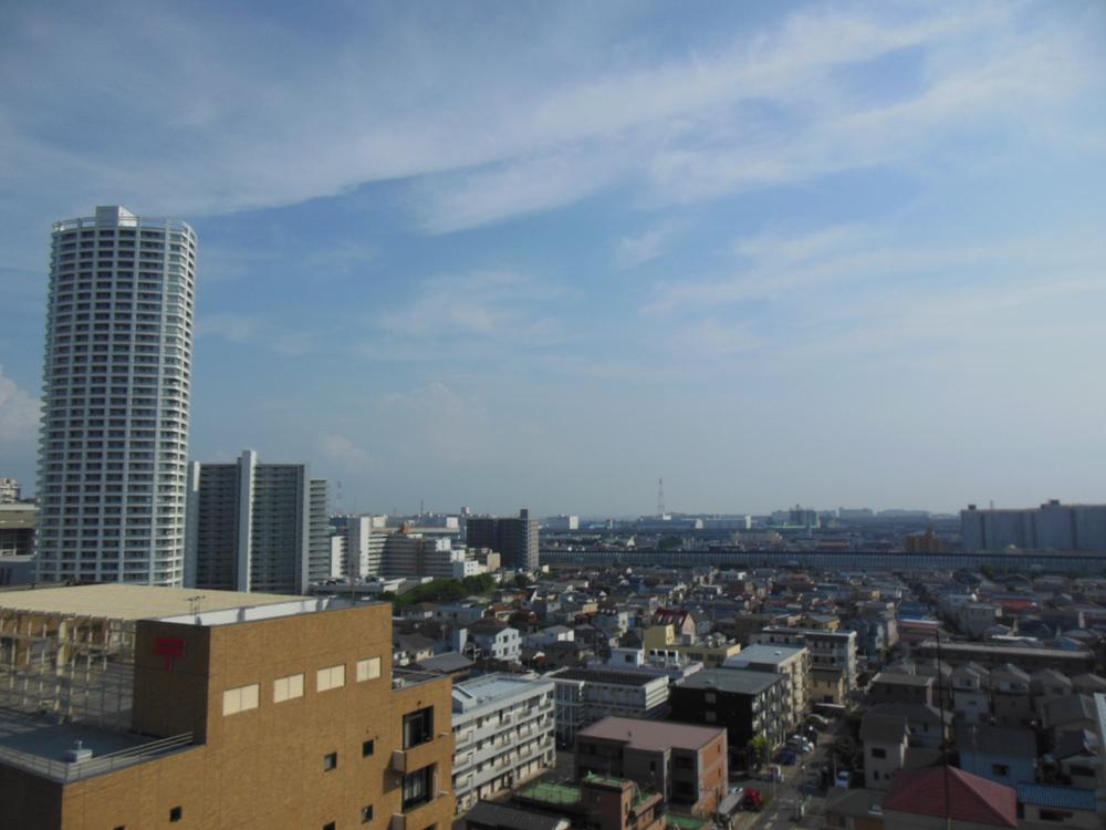 View photos from the dwelling unit. View from the site (August 2013) Shooting