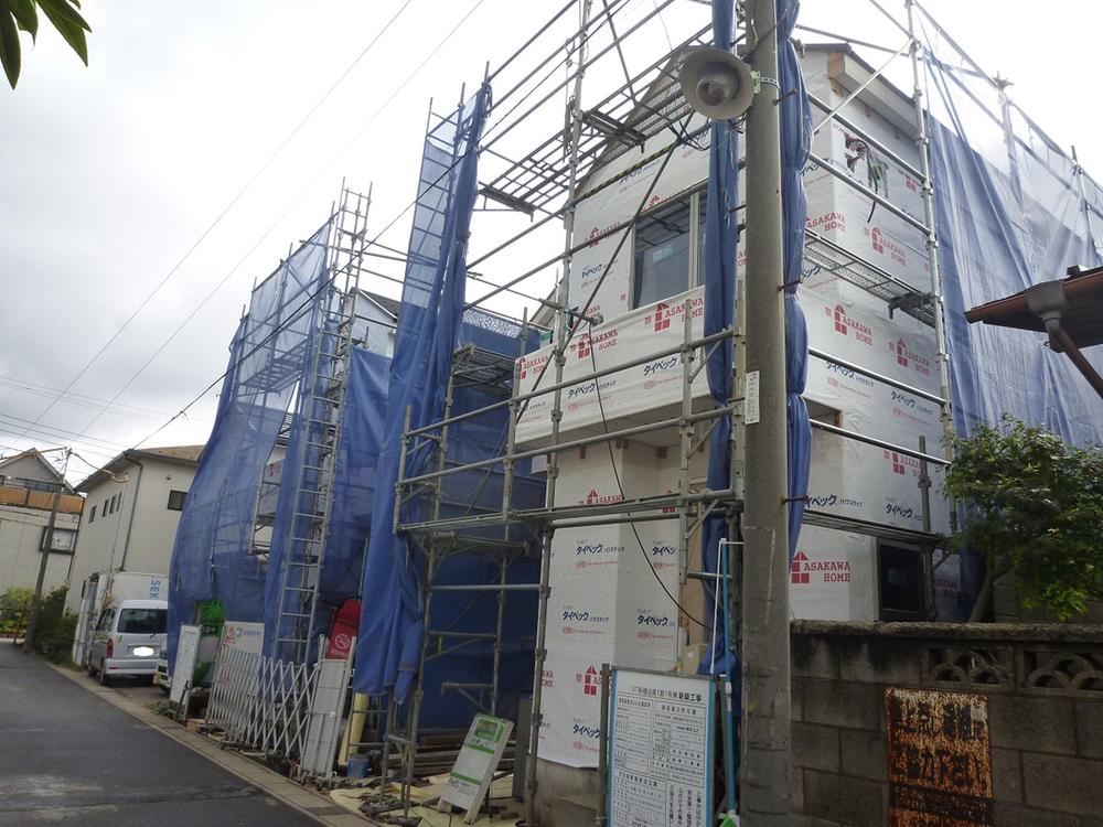 Local photos, including front road. Local (10 May 2013) Shooting