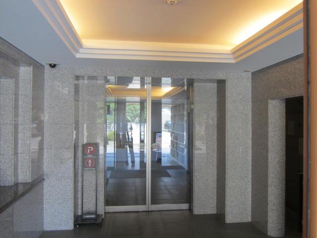 Entrance. entrance / Common areas