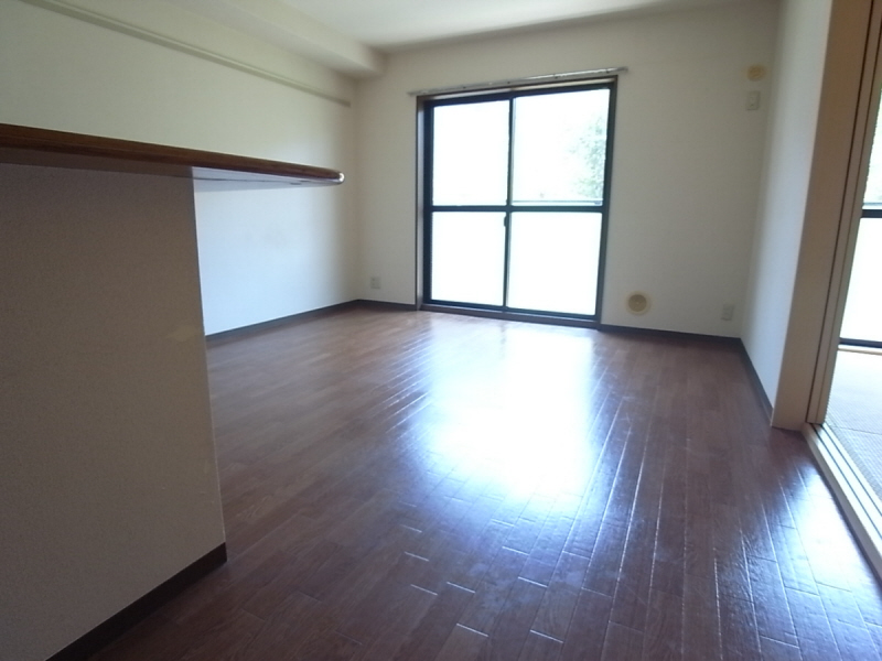 Living and room. Spacious dining! There are also afford to put the furniture