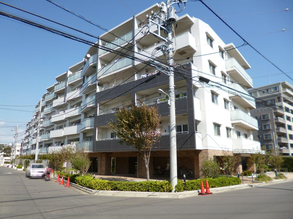 Local appearance photo. Local (10 May 2013) Shooting