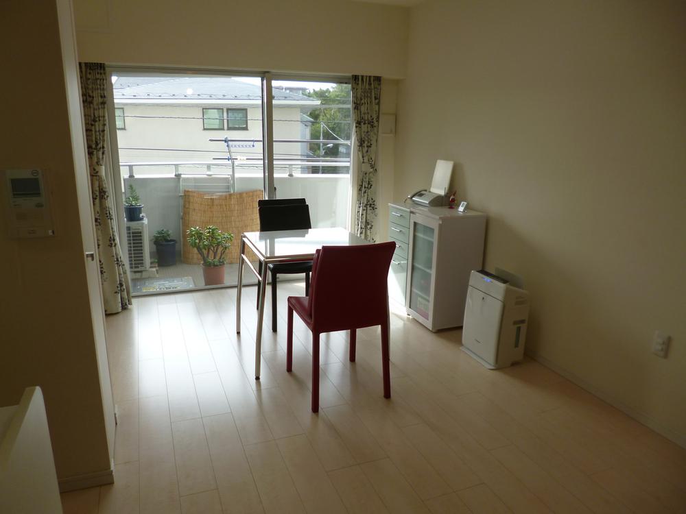 Living. Indoor (10 May 2013) Shooting