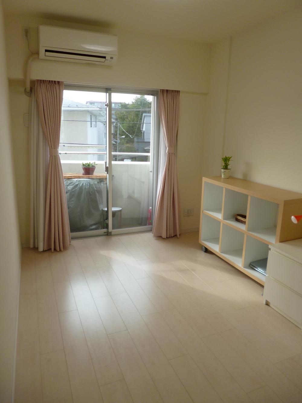 Non-living room. Indoor (10 May 2013) Shooting