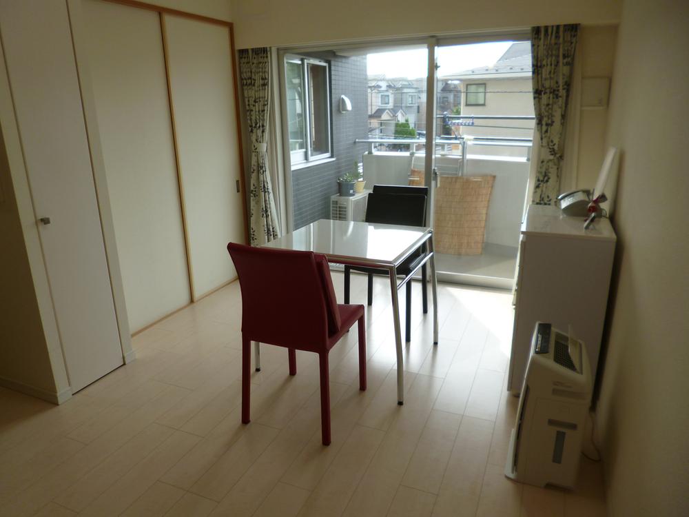 Living. Indoor (10 May 2013) Shooting