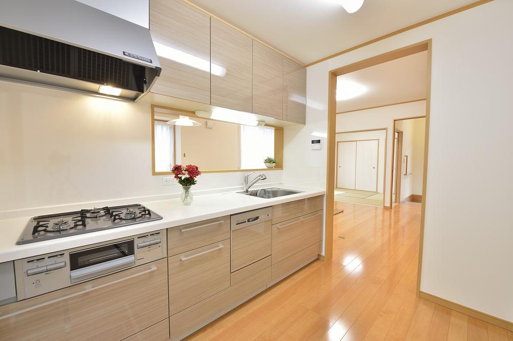 Living. 77 Building Local (12 May 2013) Shooting