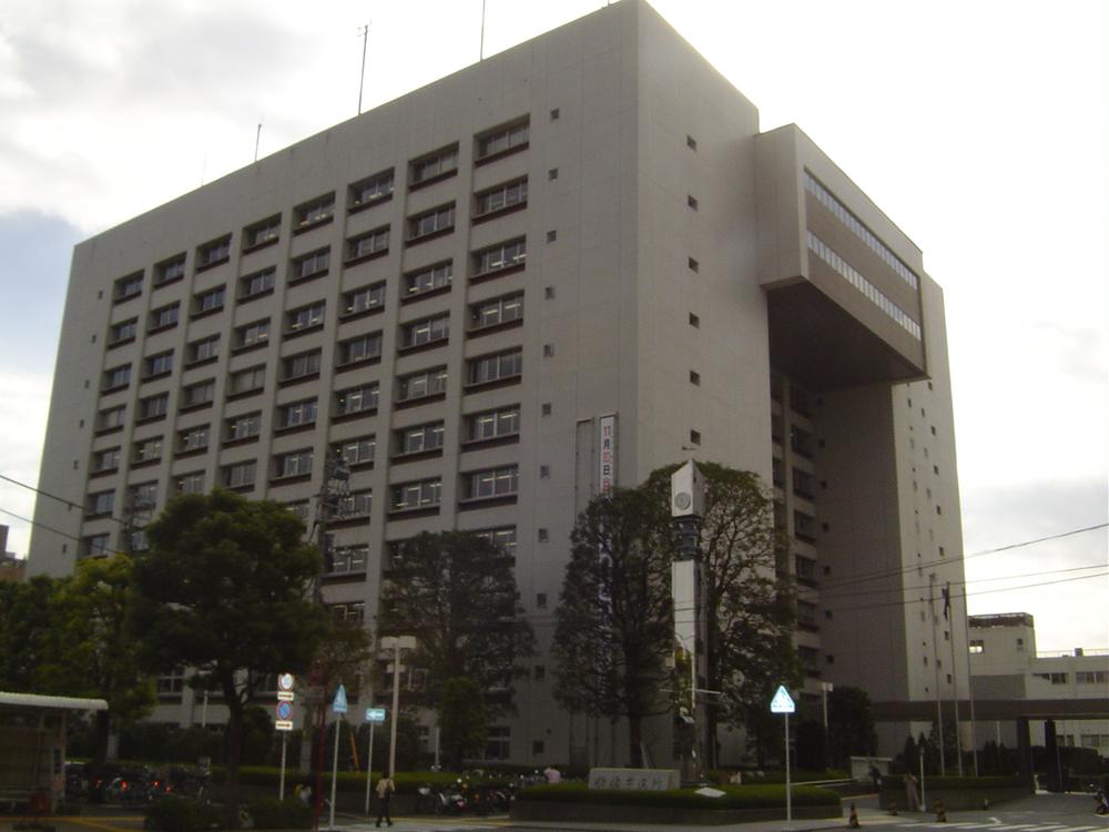 Government office. 900m to Funabashi City Hall