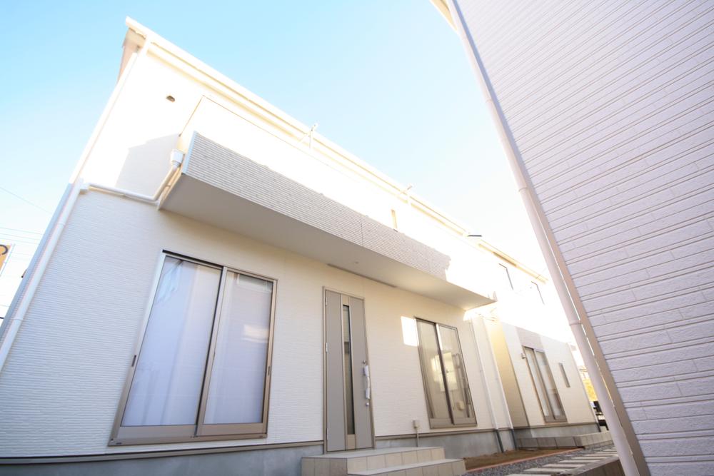 Local appearance photo. Local (12 May 2013) Shooting