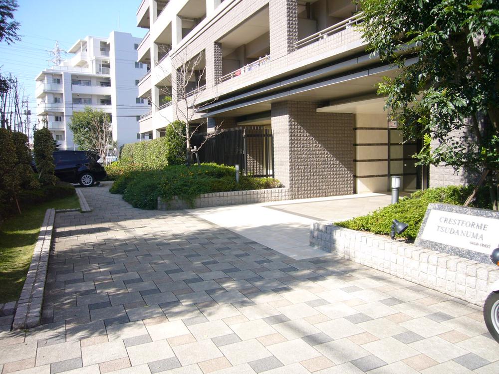 Entrance. Common areas