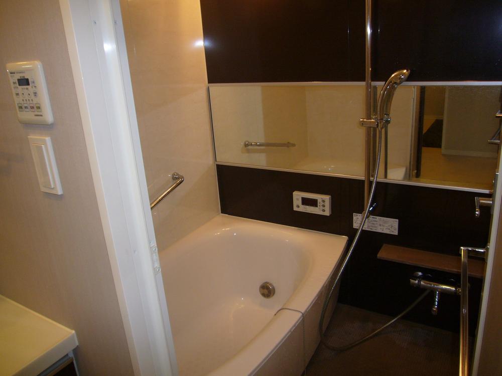 Bathroom. Indoor (12 May 2013) Shooting