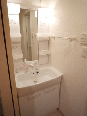 Washroom. Easy-to-use shampoo dresser ☆