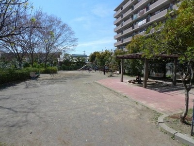 park. 100m until Shirushinai park (park)