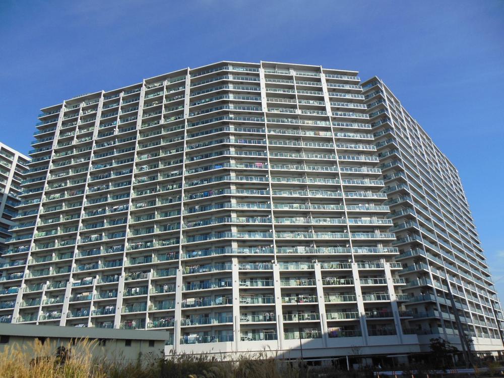 Local appearance photo. From the southwest side