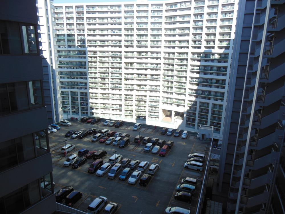 Other Environmental Photo. Than shared hallway. Self-propelled parking