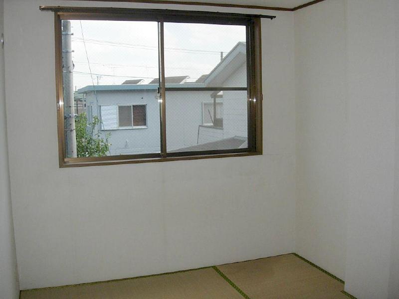 Other room space. It will calm and there is a Japanese-style room