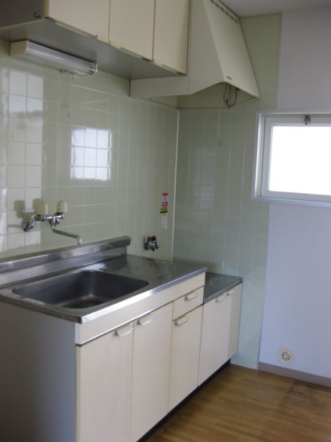 Kitchen. Gas stove can be installed.