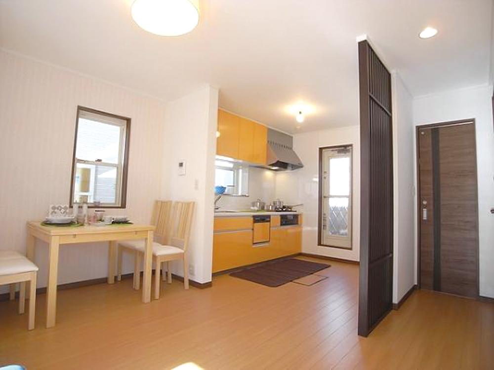 Kitchen. (September 2013 shooting)