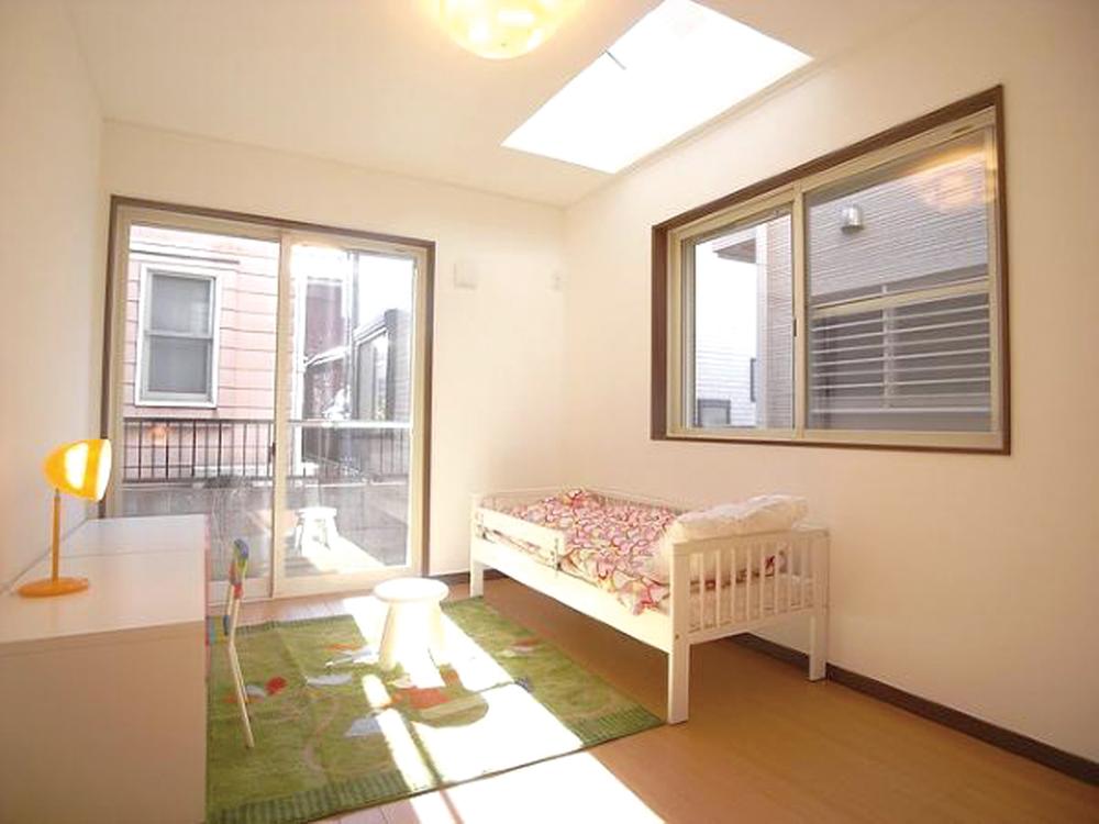 Non-living room. (September 2013 shooting)