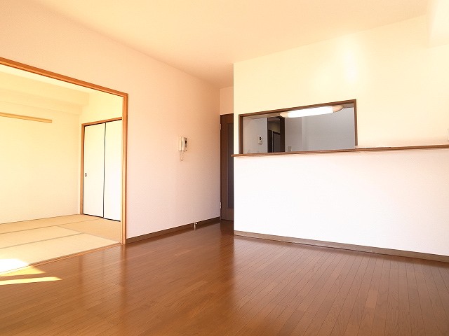 Living and room. Spacious LDK ^^ Day perfect Nashi'