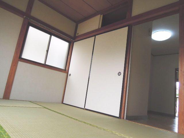 Other room space. Japanese-style room 6 quires, Storage is also enhanced.