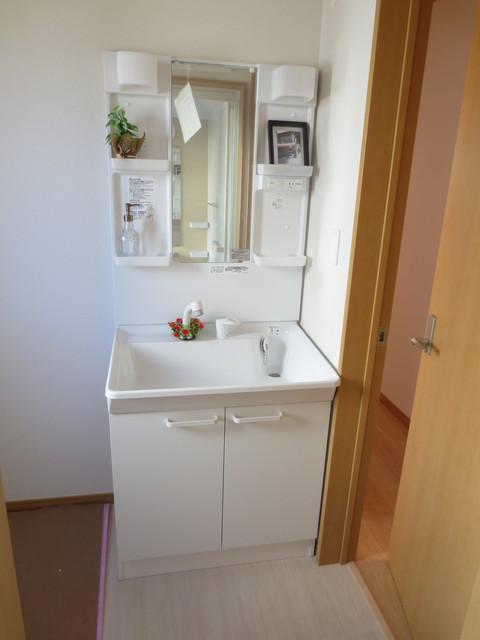Same specifications photos (Other introspection). Same specifications washbasin