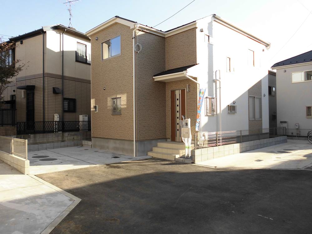 Local appearance photo. Local (11 May 2013) shooting Building 3