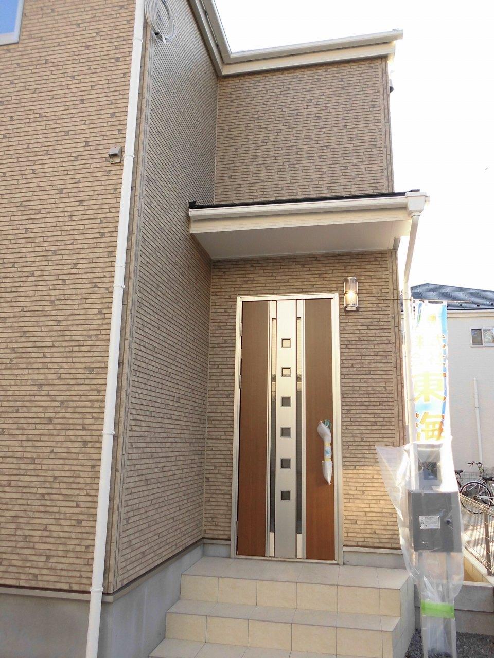 Entrance. Local (11 May 2013) Shooting The second phase 3 Building entrance