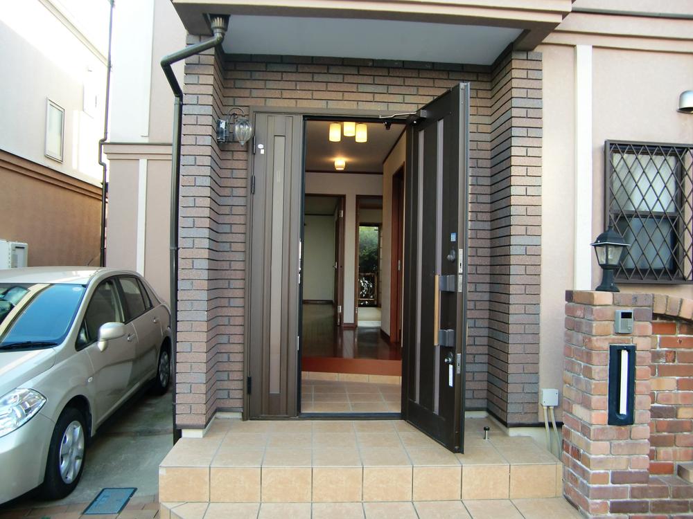 Entrance. Dimple key ・ Thumb turning prevention, etc., Entrance, which were considered to security!