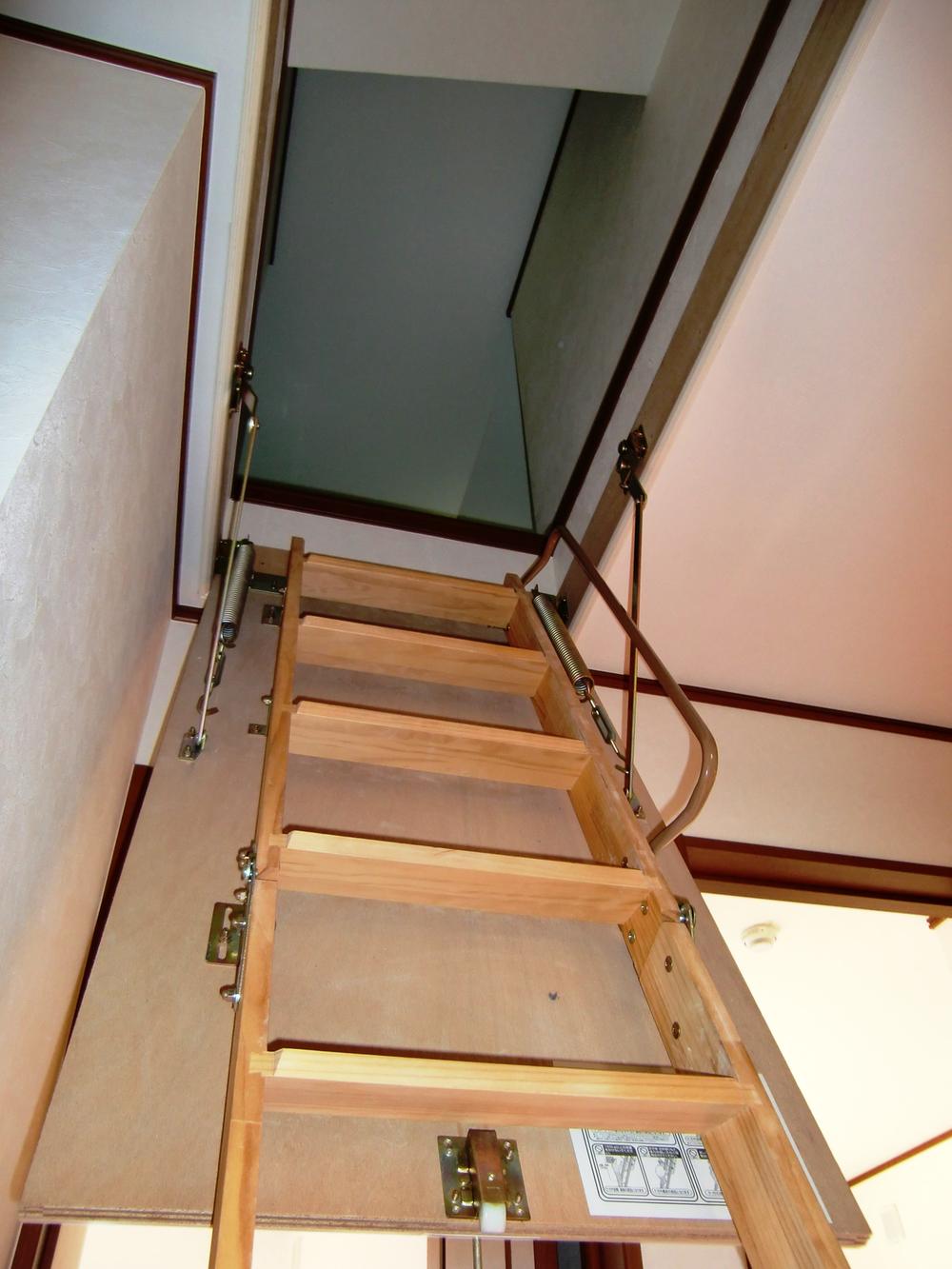 Receipt. Attic storage with a storage capacity!