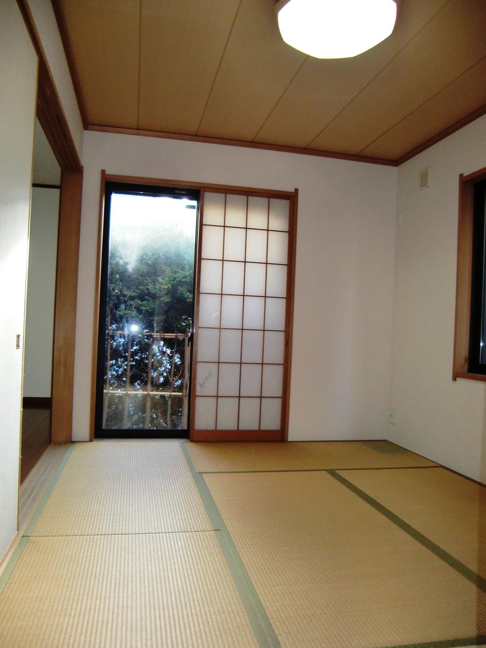 Non-living room. South-facing Japanese-style room!