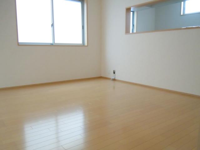 Same specifications photos (living)