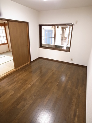 Living and room. It is a beautiful flooring shiny!