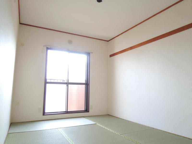 Other room space. Day good and settle down Japanese-style room