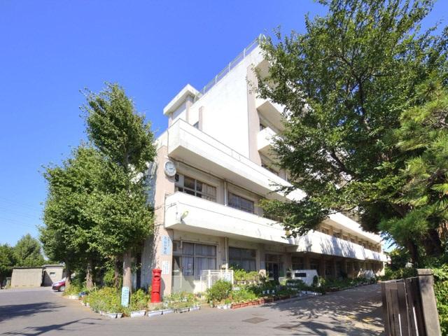 Primary school. 1000m to Maruyama Elementary School