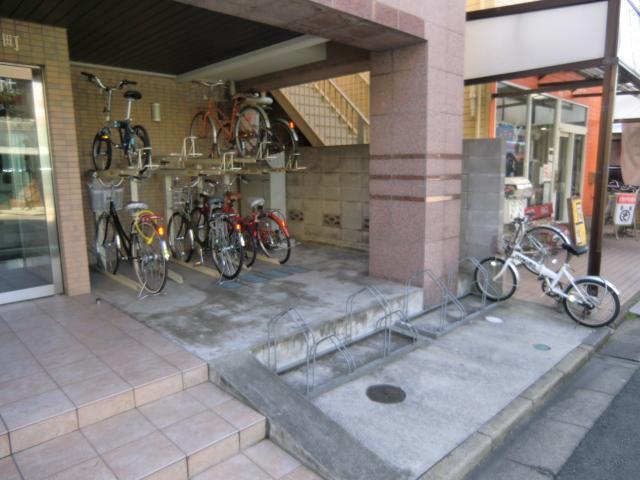 View. Bicycle parking is also convenient on site