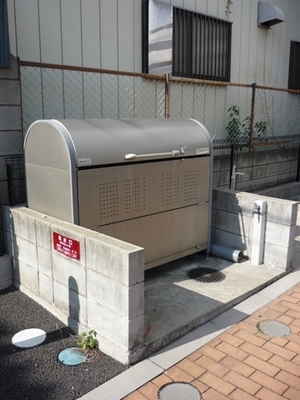 Other common areas. Firm garbage storage guess is conveniently located on site ☆