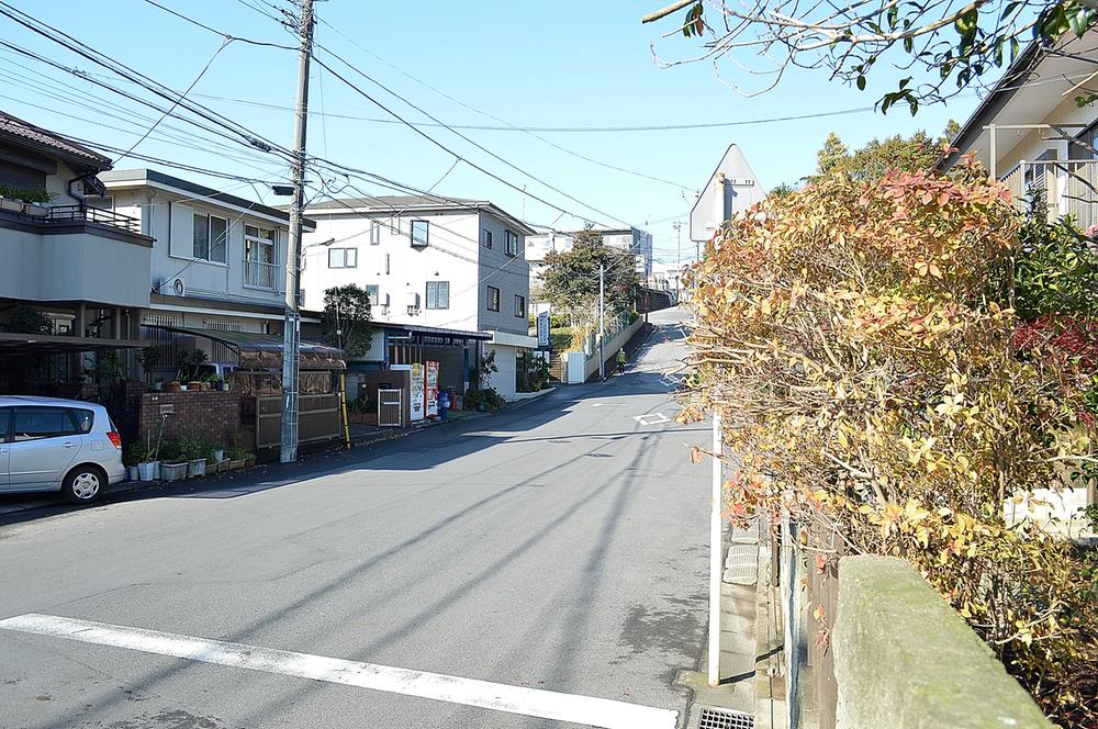 Local photos, including front road. Frontal road ・ South