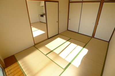 Living and room. Japanese-style room 6 quires