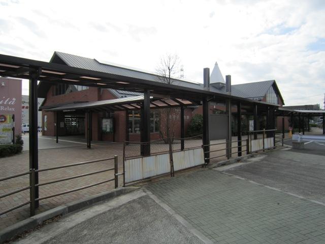 station. 870m before the bridge Nihon